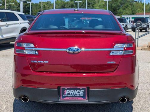 2015 Ford Taurus SEL