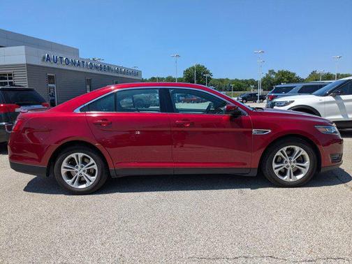 2015 Ford Taurus SEL