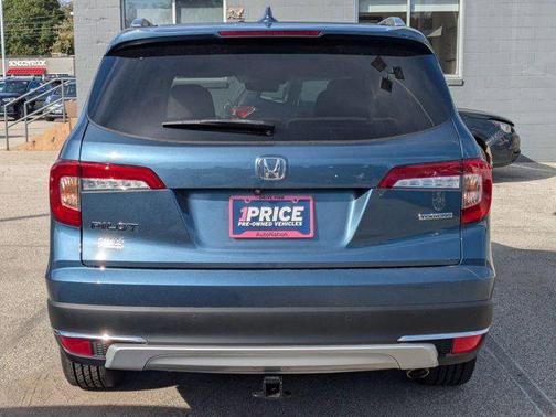 2022 Honda Pilot Touring 8-Passenger