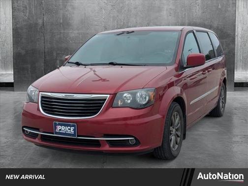 2014 Chrysler Town & Country S