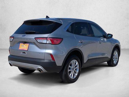 Iconic Silver Metallic 2022 Ford Escape SE