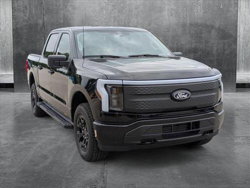 2025 Ford F-150 Lightning XLT