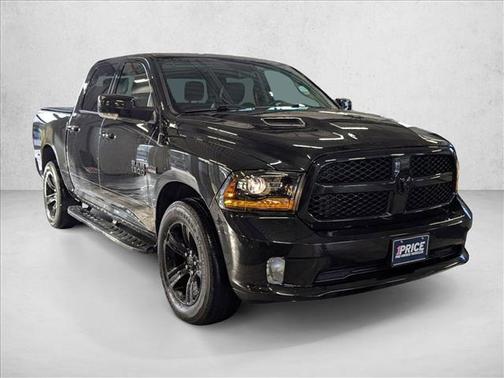 2017 RAM 1500 Night Crew Cab 4x4 5'7' Box