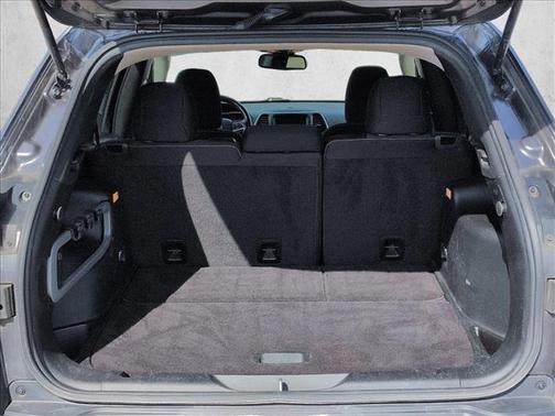 Granite Crystal Metallic Clearcoat 2015 Jeep Cherokee Latitude