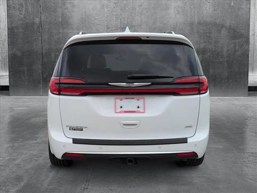 2022 Chrysler Pacifica L