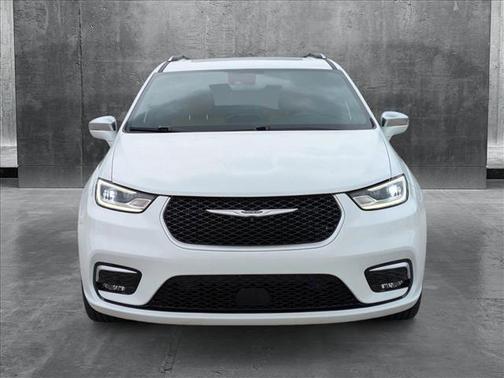 2022 Chrysler Pacifica L