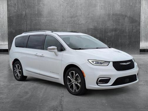 2022 Chrysler Pacifica L