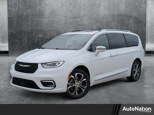 2022 Chrysler Pacifica L