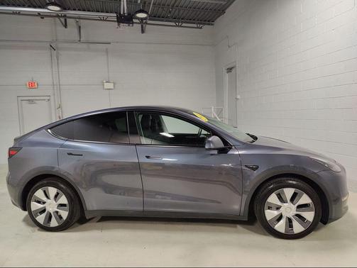 2023 Tesla Model Y Long Range Dual Motor All-Wheel Drive