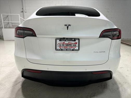2022 Tesla Model Y Long Range Dual Motor All-Wheel Drive
