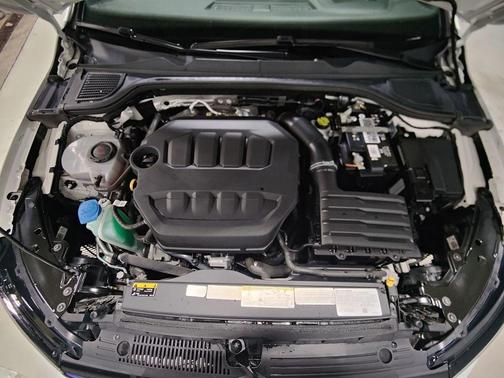 2022 Volkswagen Golf R 2.0T Manual