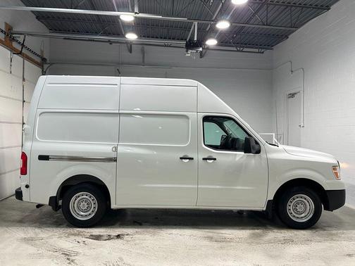 2021 Nissan NV Cargo NV2500 HD S V6