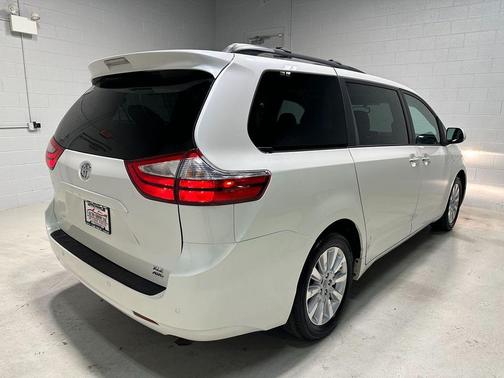 2016 Toyota Sienna XLE Premium