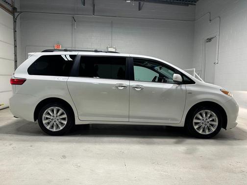 2016 Toyota Sienna XLE Premium