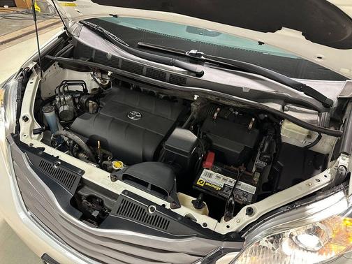 2016 Toyota Sienna XLE Premium