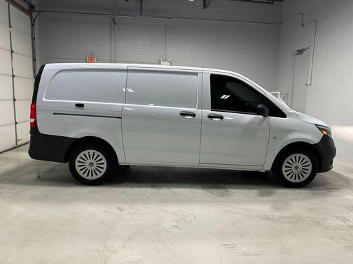 2022 Mercedes-Benz Metris Base