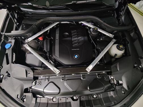 Black Sapphire Metallic 2021 BMW X7 xDrive40i