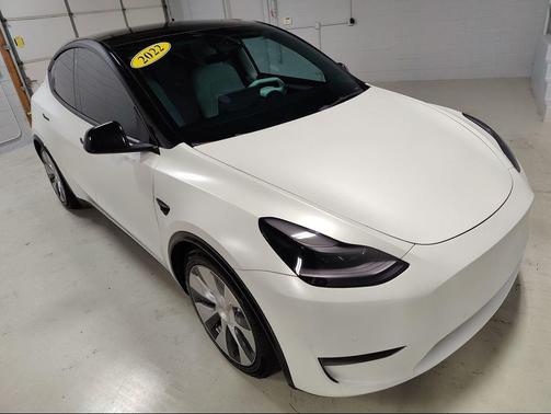 2022 Tesla Model Y Long Range Dual Motor All-Wheel Drive