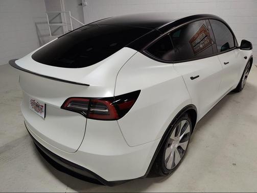 2022 Tesla Model Y Long Range Dual Motor All-Wheel Drive