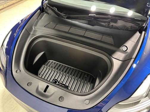 Deep Blue Metallic 2023 Tesla Model Y Long Range Dual Motor All-Wheel Drive