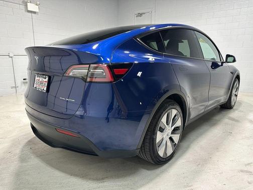 Deep Blue Metallic 2023 Tesla Model Y Long Range Dual Motor All-Wheel Drive