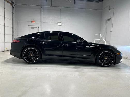 2018 Porsche Panamera 4S