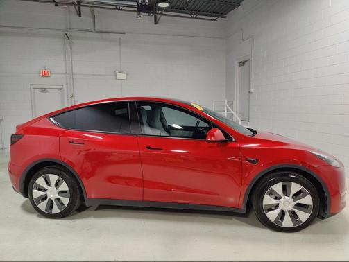 2022 Tesla Model Y Long Range Dual Motor All-Wheel Drive