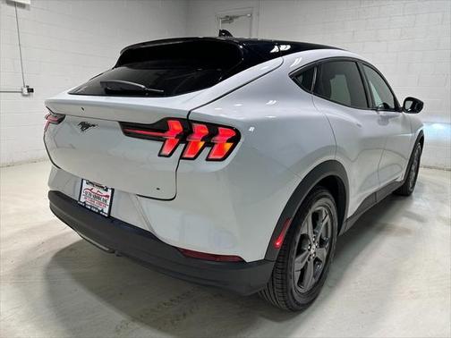 2022 Ford Mustang Mach-E Select
