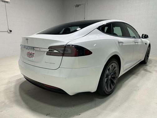 2020 Tesla Model S Long Range Plus