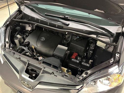2020 Toyota Sienna XLE Premium