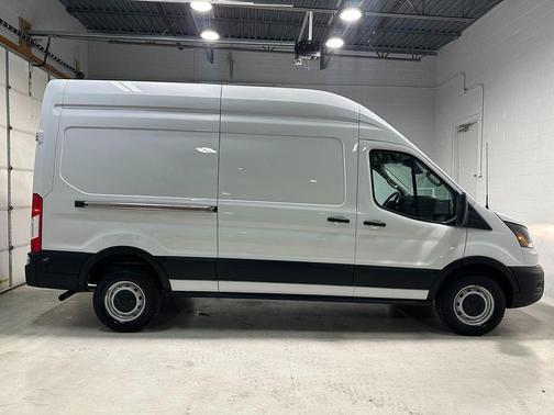 Oxford White 2024 Ford Transit-250 Base