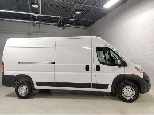 Bright White Clearcoat 2025 RAM ProMaster 2500 Tradesman
