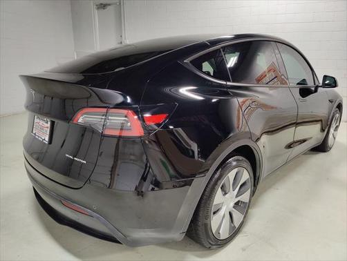 2022 Tesla Model Y Long Range Dual Motor All-Wheel Drive