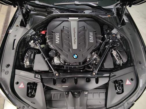 2013 BMW 750 Li xDrive