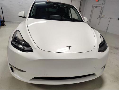 2022 Tesla Model Y Long Range Dual Motor All-Wheel Drive