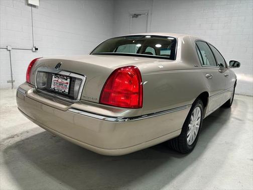 2006 Lincoln Town Car Signature