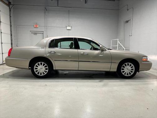 2006 Lincoln Town Car Signature