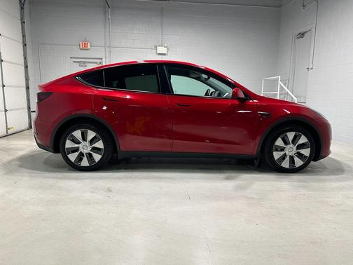 2022 Tesla Model Y Long Range Dual Motor All-Wheel Drive