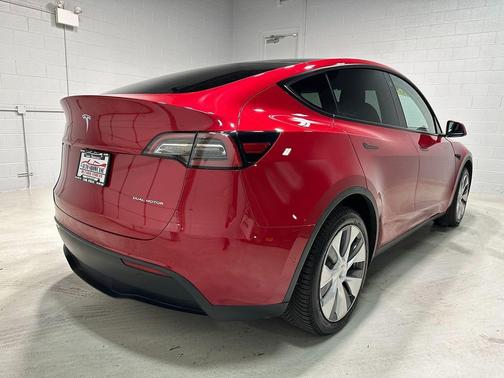 2022 Tesla Model Y Long Range Dual Motor All-Wheel Drive
