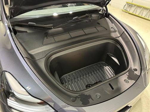 Midnight Silver Metallic 2023 Tesla Model Y Performance Dual Motor All-Wheel Drive