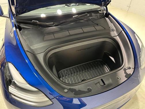 2024 Tesla Model Y Long Range Dual Motor All-Wheel Drive