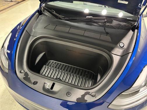 2024 Tesla Model Y Long Range Dual Motor All-Wheel Drive