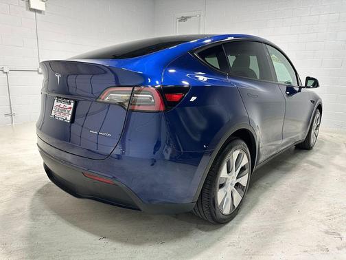 2024 Tesla Model Y Long Range Dual Motor All-Wheel Drive