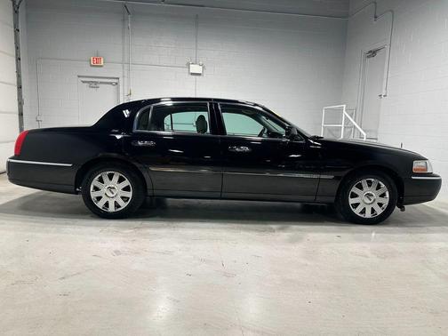 2003 Lincoln Town Car Cartier