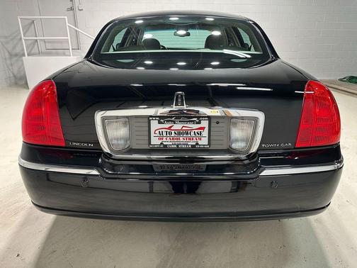 2003 Lincoln Town Car Cartier