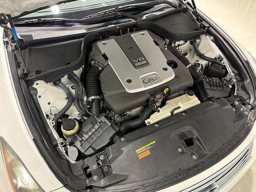 2011 INFINITI G37 Sport