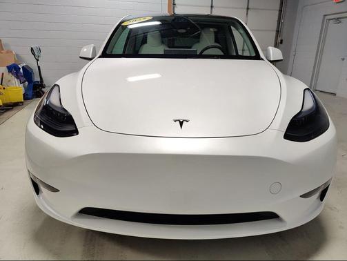 Pearl White Multi-Coat 2025 Tesla Model Y Long Range Dual Motor All-Wheel Drive