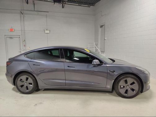 Midnight Silver Metallic 2021 Tesla Model 3 Long Range