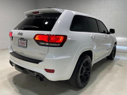 Photo 5 of 52 of 2017 Jeep Grand Cherokee SRT