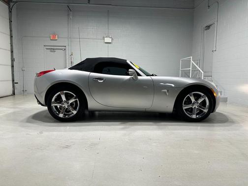 Cool (Liquid Silver Metallic) 2008 Pontiac Solstice GXP